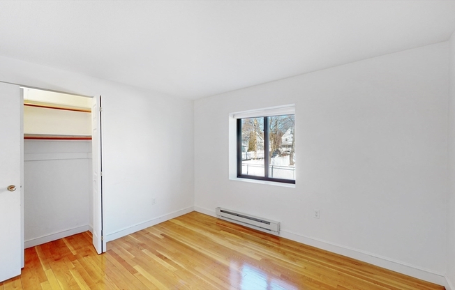 2 beds, 1 bath, 750 sqft, $2,395, Unit 42