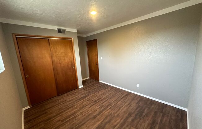 2 beds, 1 bath, $1,250