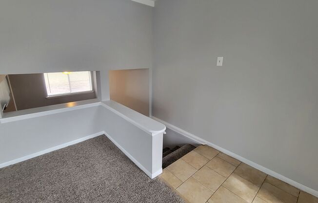 2 beds, 1.5 baths, 954 sqft, $975, Unit 706
