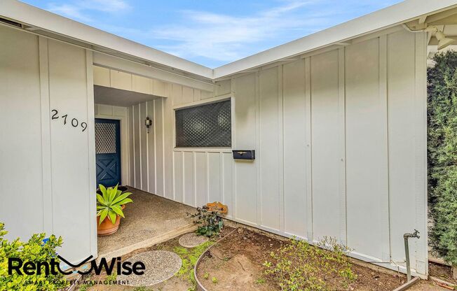 2709 DEBBIE CT