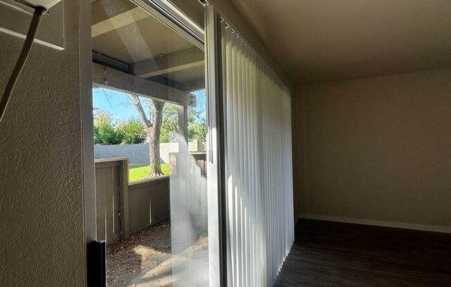 2 beds, 2 baths, 946 sqft, $1,950, Unit 102