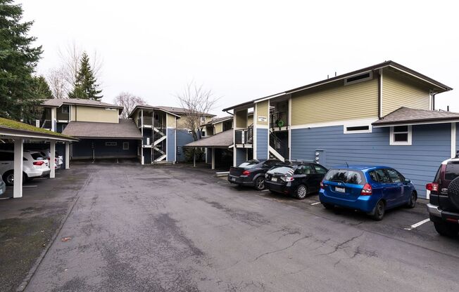 Remodeled 2 Bedroom Condo in a Convenient Redmond Location!