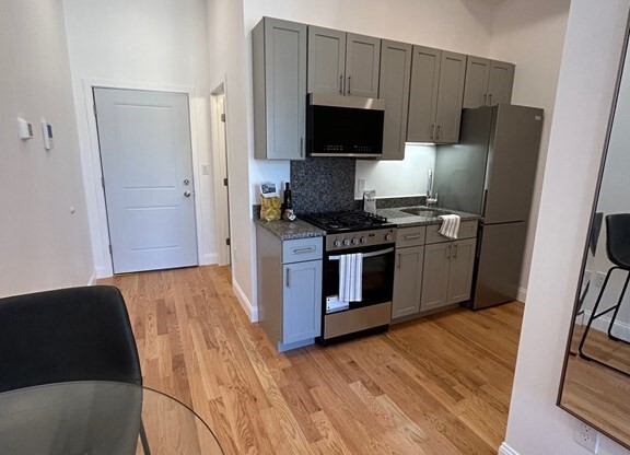 Studio, 1 bath, 450 sqft, $1,850, Unit 405