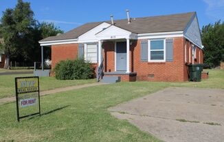 CLOSE TO TINKER! *FIRST FULL MONTH FREE! HOLIDAY SPECIAL!