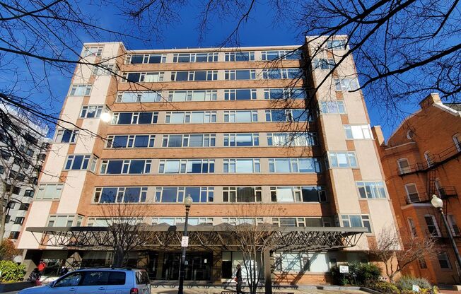 One Block from Dupont Circle!