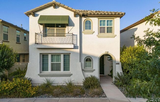 STUNNING 5 BEDROOM WITH LOFT & BONUS ROOM 3.5 BATH IN EASTMARK MESA COMMUNITY 2,655 SQ FT