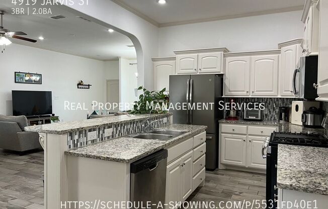 3 beds, 2 baths, 1,664 sqft, $1,795