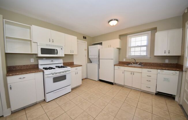 Cute 2 bed, 1 bath home in the High Point Terrace area is six minutes from U o f M with easy access to Sam Cooper.