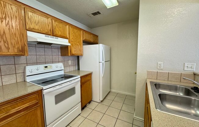 1 bed, 1 bath, 650 sqft, $850, Unit #01