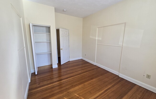 2 beds, 1 bath, 1,300 sqft, $2,700, Unit 1