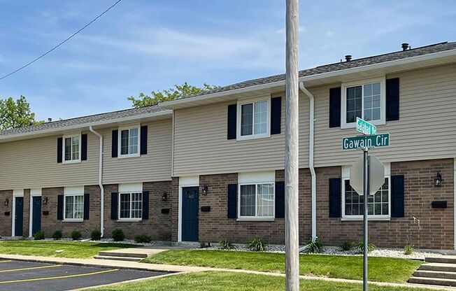 3 beds, 2 baths, 1,200 sqft, $1,315, Unit 1809