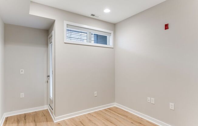 2 beds, 1 bath, 802 sqft, $1,795, Unit Unit 7