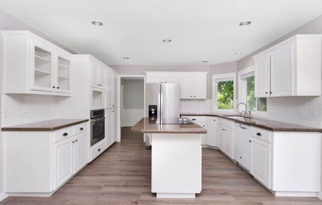 Stunning 4 bedroom, 2.5 bathroom home!! Must See!!
