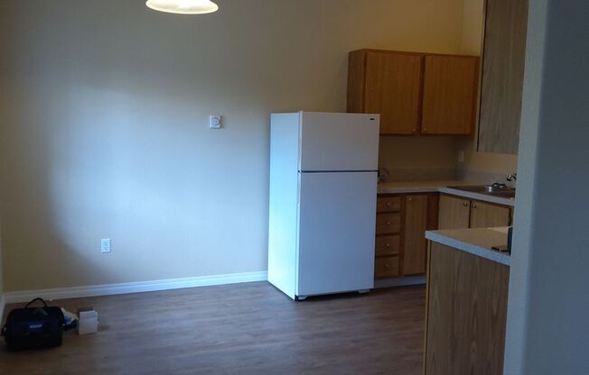 2 beds, 1 bath, 750 sqft, $1,375, Unit Bluff-6