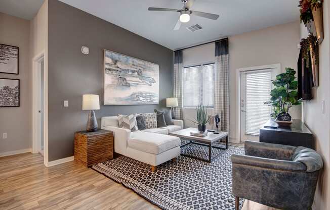 Park on Central Living Room with Balcony