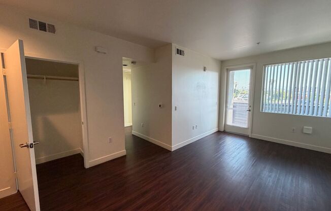 2 beds, 2 baths, 890 sqft, $2,600, Unit 346
