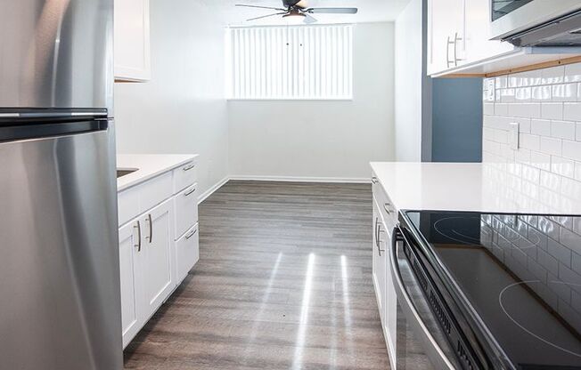 2 beds, 1 bath, 955 sqft, $1,950, Unit 101-F6