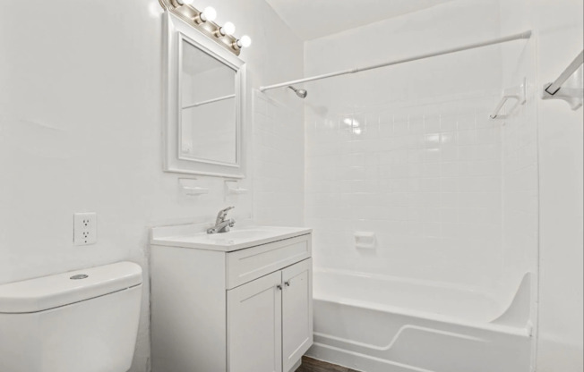 1 bed, 1 bath, 850 sqft, $1,050, Unit 29-066C