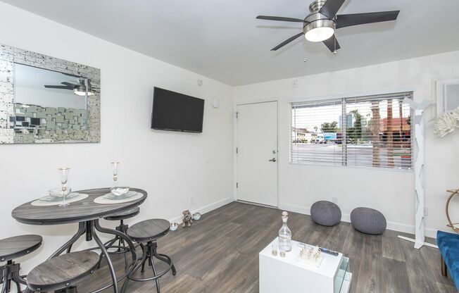 Studio, 1 bath, 350 sqft, $1,025, Unit B115