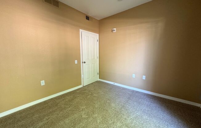 3 beds, 2 baths, $2,100, Unit UNIT 4101