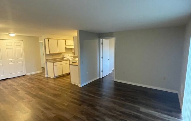 3 beds, 2 baths, 1,086 sqft, $1,650, Unit 4329