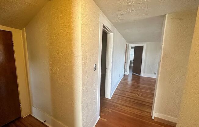 2 beds, 1 bath, 750 sqft, $1,150