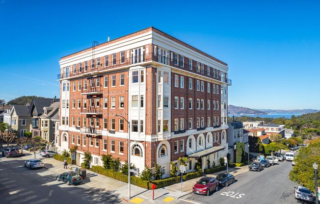 145 Laurel Street (1111r)
