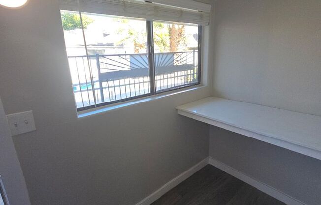 2 beds, 1 bath, 850 sqft, $1,195, Unit 18