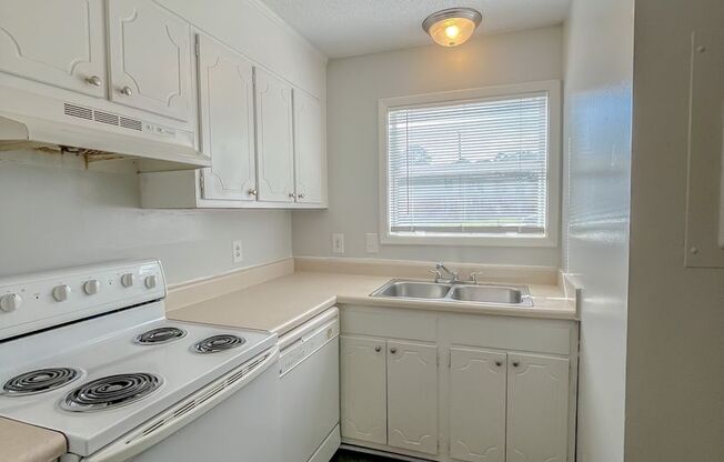 2 beds, 1.5 baths, 850 sqft, $1,195, Unit 16C