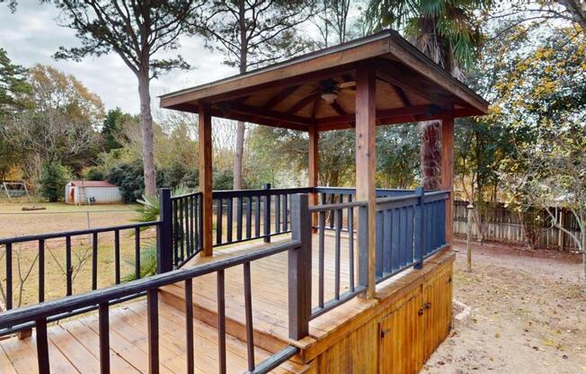 3 beds, 2 baths, 2,043 sqft, $1,700