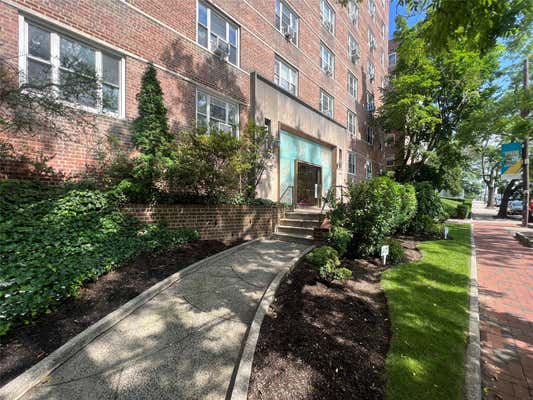 5601 RIVERDALE AVE