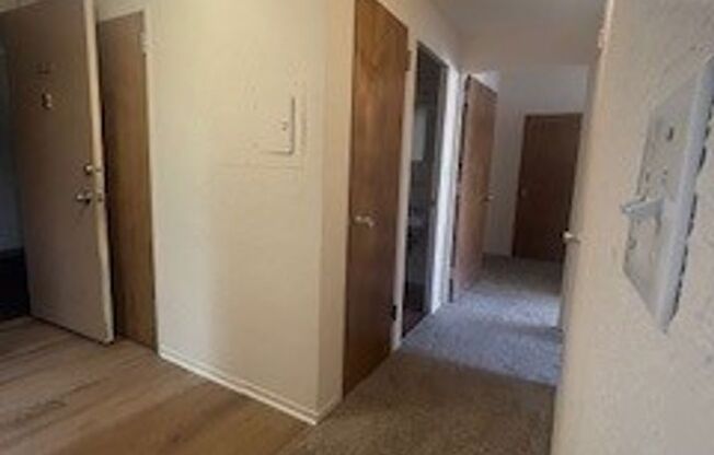 2 beds, 2 baths, 883 sqft, $1,675, Unit 213