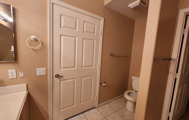 2 beds, 2 baths, $1,450, Unit # 1612