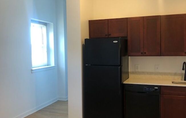 2 beds, 2 baths, $1,899, Unit 527