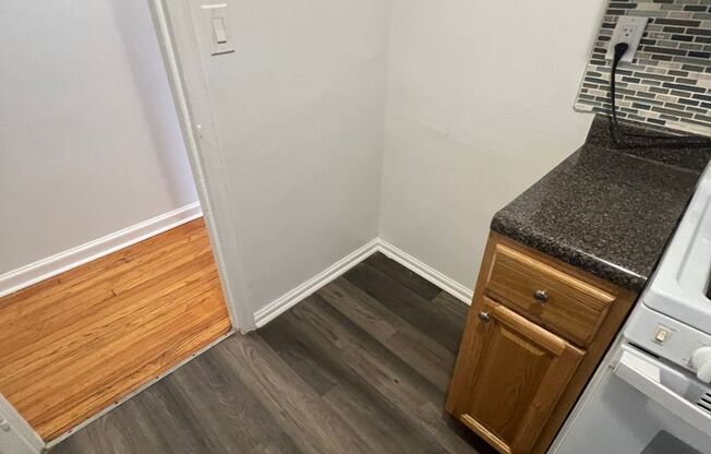 1 bed, 1 bath, 800 sqft, $1,525, Unit 415 12-G
