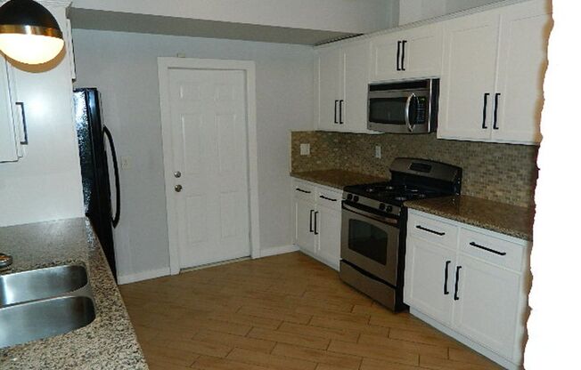 3 beds, 2 baths, $2,595