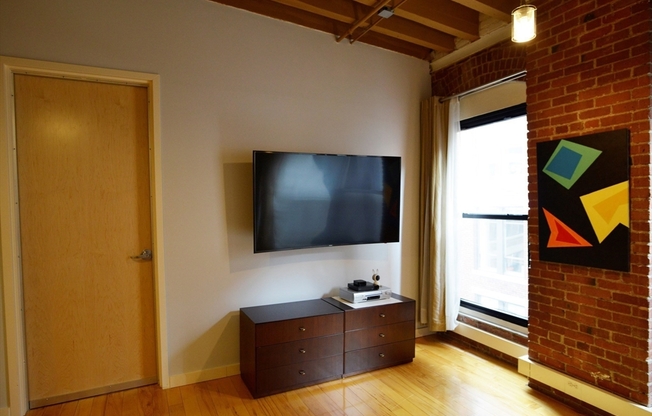 3 beds, 2 baths, 1,620 sqft, $6,200, Unit 4E