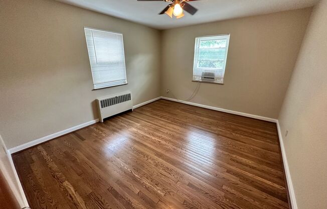 2 beds, 1 bath, 750 sqft, $900