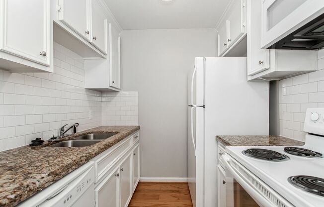 2 beds, 2 baths, $1,200, Unit 6