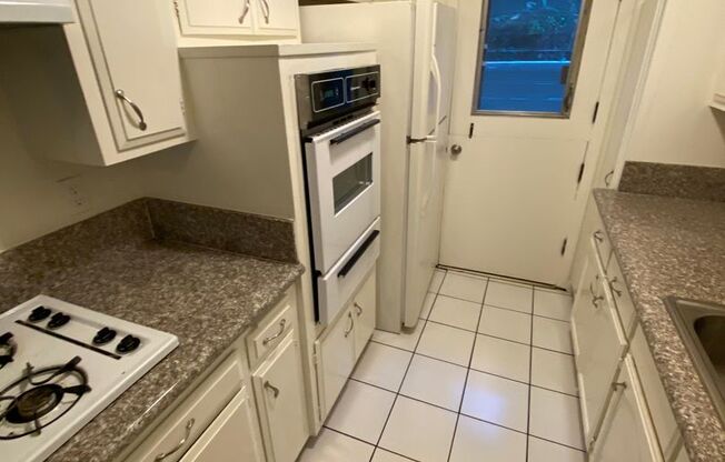 1 bed, 1 bath, $2,099