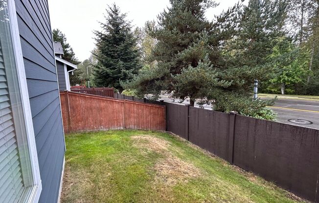 Beautiful 4 bd 2.5 bath w/ 2-car Garage Home in Puyallup!