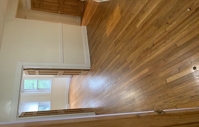 2 beds, 1 bath, $2,950, Unit 4