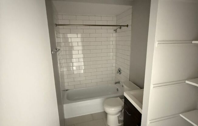 2 beds, 1.5 baths, $2,700, Unit 303