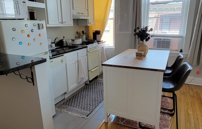 Studio, 1 bath, $2,270, Unit 15