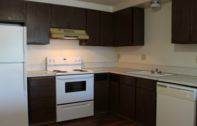 2 beds, 1 bath, 853 sqft, $1,395, Unit 13