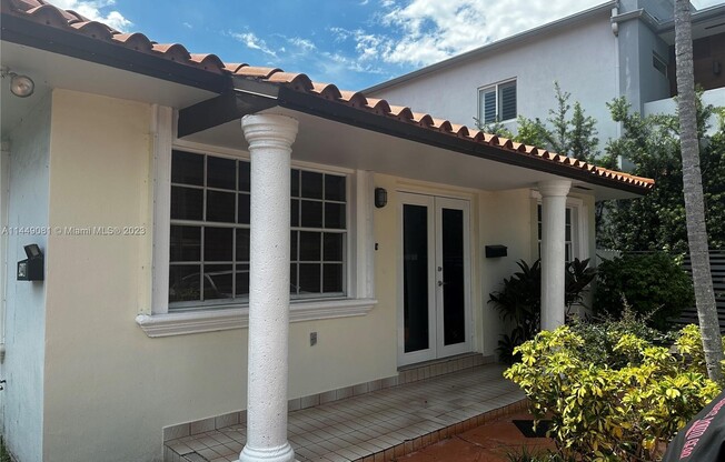 3440 SW 23 ST