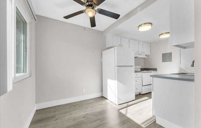 2 beds, 2 baths, 860 sqft, $1,645, Unit 03A