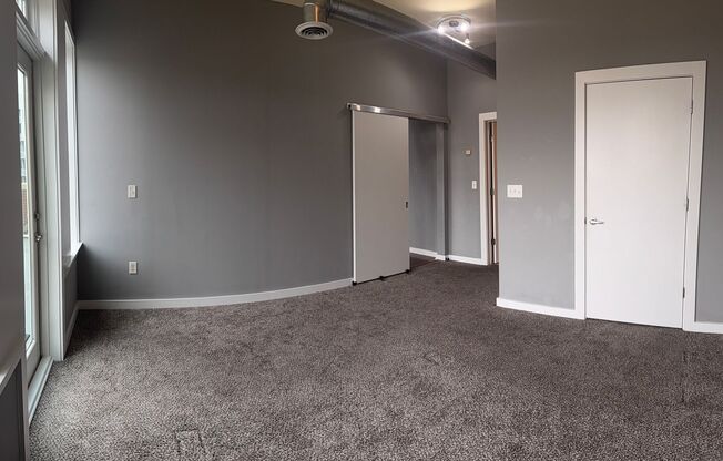 2 beds, 2 baths, $2,300, Unit # 7413