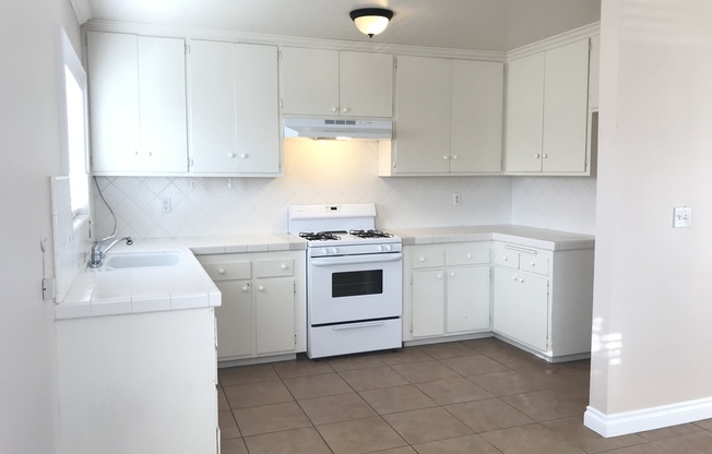 2 beds, 1 bath, $2,250