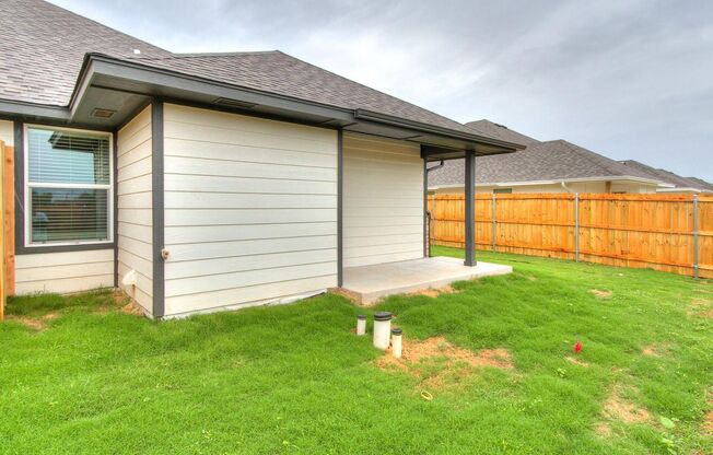3 beds, 2 baths, 1,200 sqft, $1,545, Unit A - 10539 Lawson Place Rd